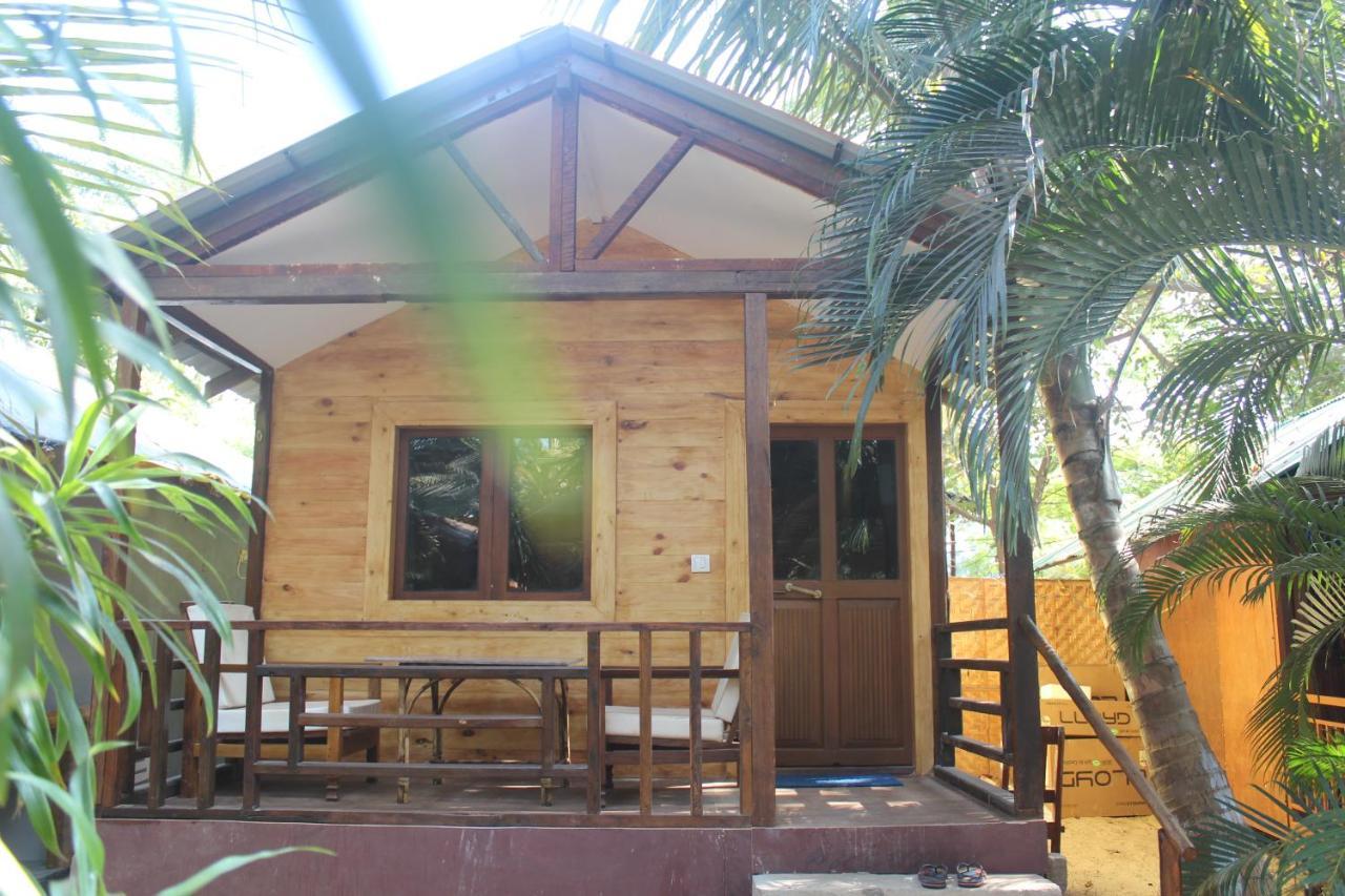 Sea Bird Beach Cafe & Cottages Morjim Exterior foto